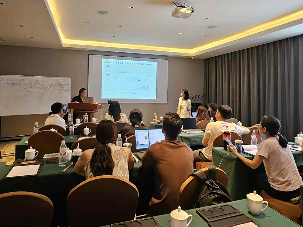 銷(xiāo)售培訓(xùn)，強(qiáng)化專業(yè)服務(wù)